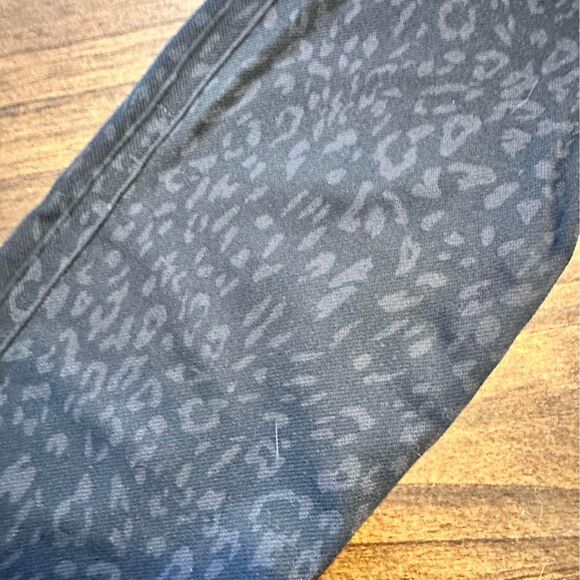 Spanx leggings size medium leopard print - Picture 6 of 7